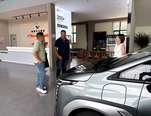 Overseas Dealer Visits Dianzhou Auto and Confirms Bulk Vehicle Purchase