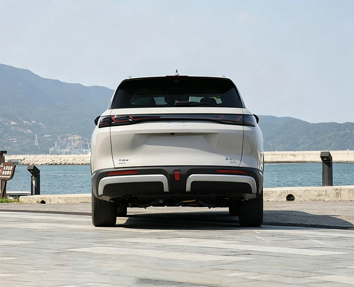 BYD Sealion 7