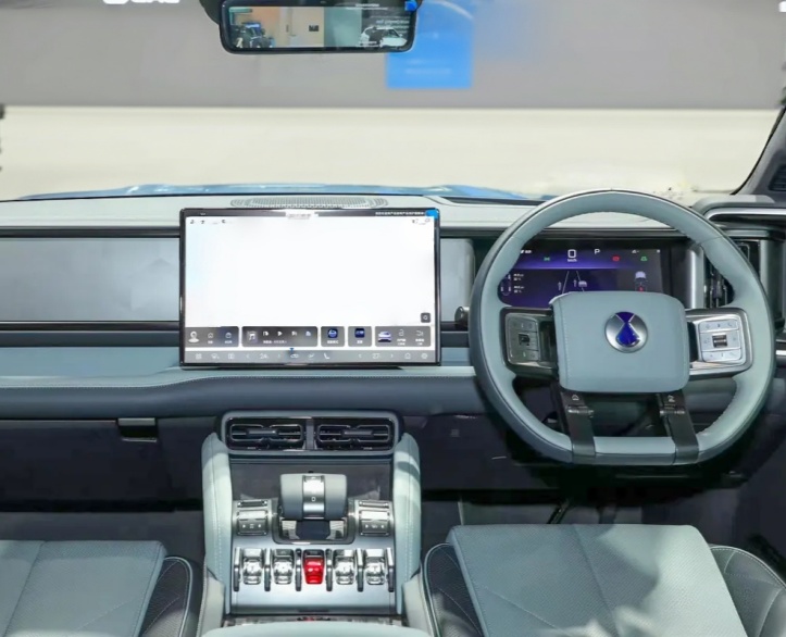 BYD Denza B5