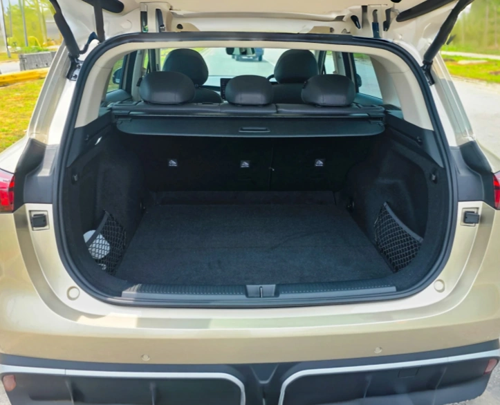 MG S6 EV RHD