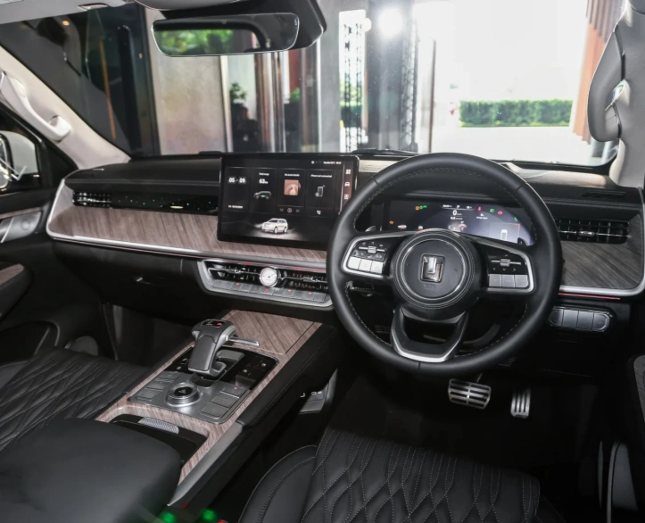 TANK 500 HEV RHD | Luxury 4WD Hybrid SUV Export Supplier