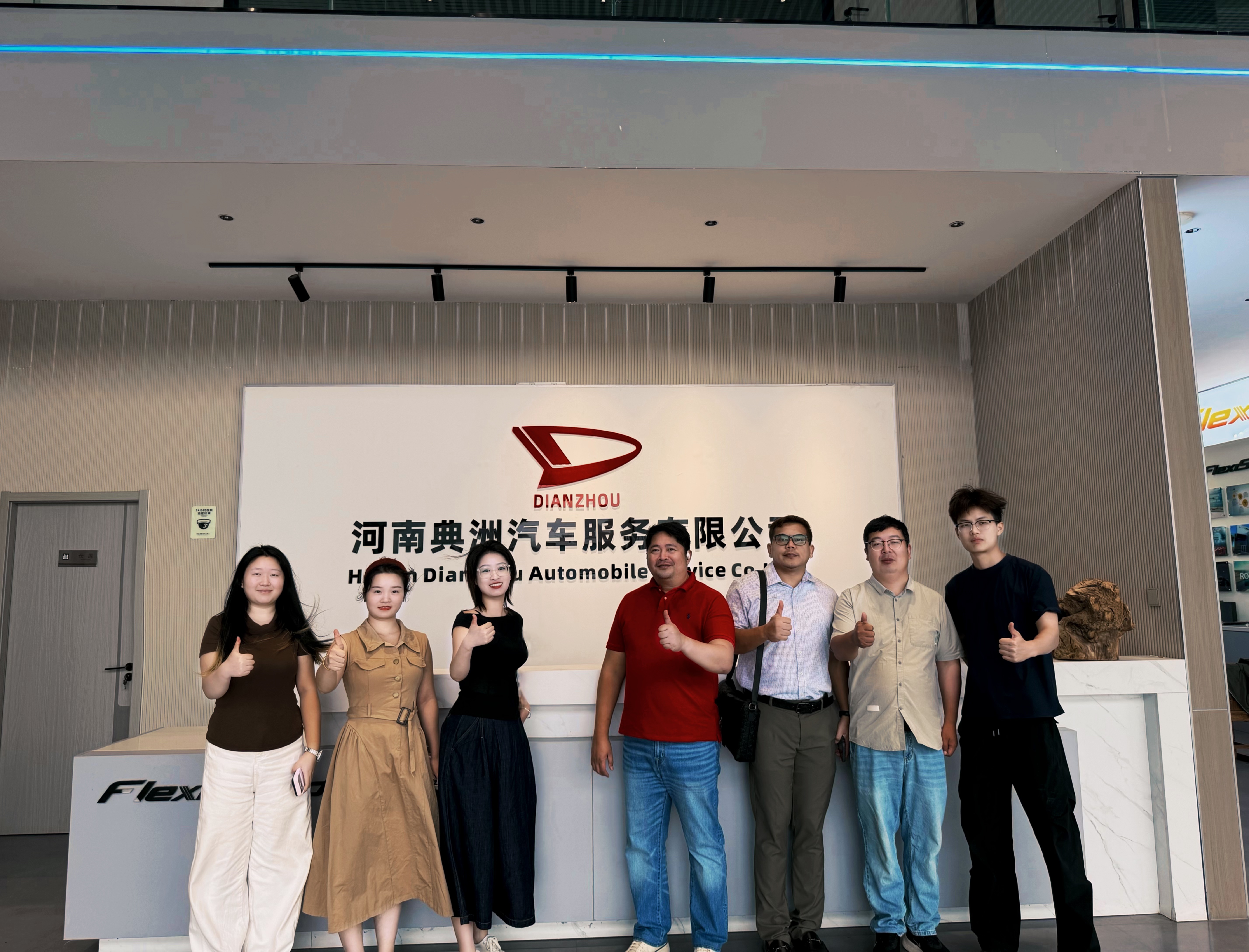 Dubai Customer Visits Dianzhou Auto for On-Site Vehicle Evaluation