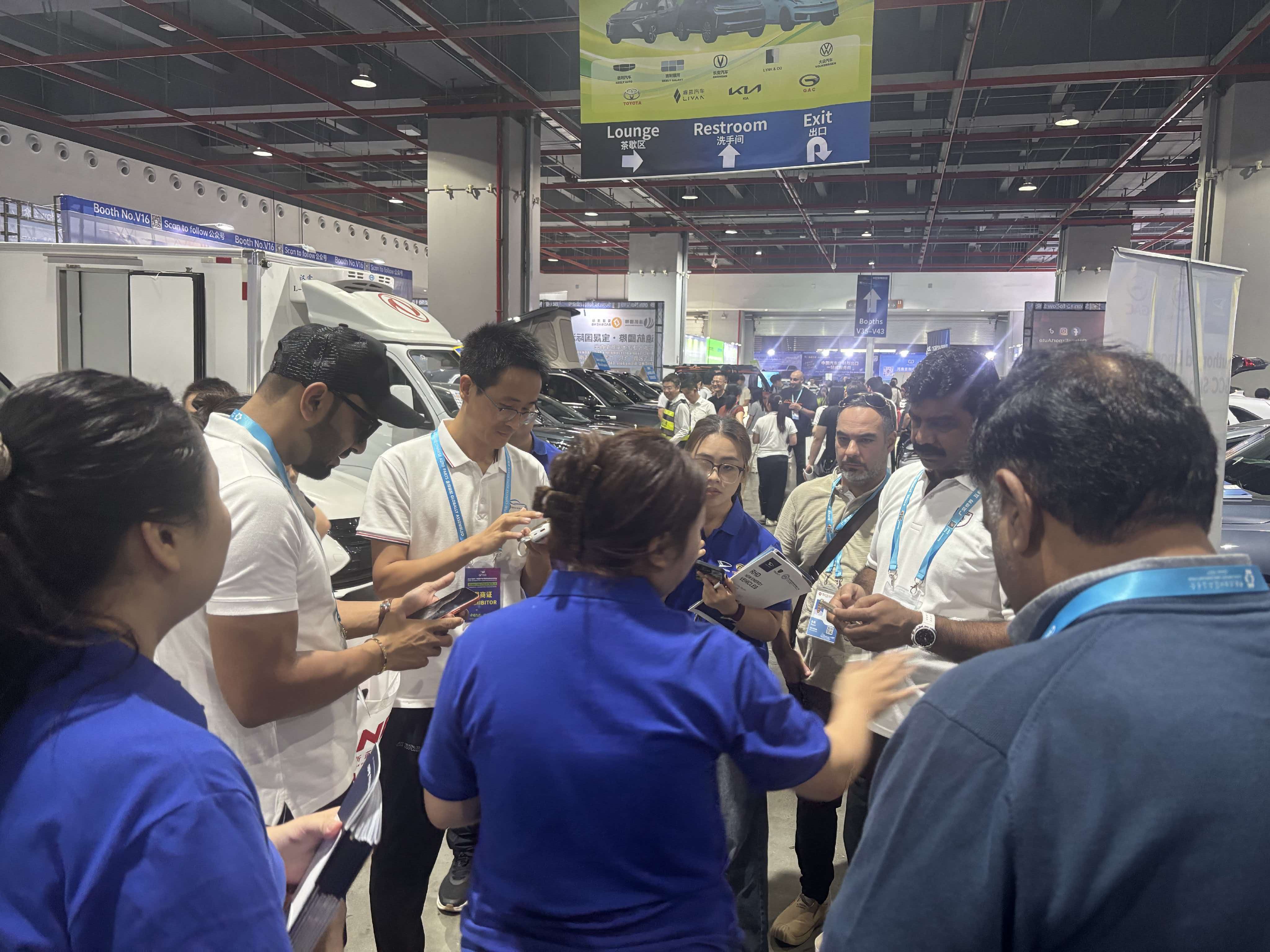 Day 3 of Dianzhou Auto 2026 (Autumn) Guangzhou International Auto Export Exhibition! Dianzhou Auto welcomes global car buyers at Booth V14！